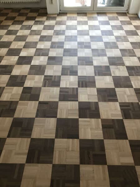 Mosaikparkett in Schachbrett Muster
